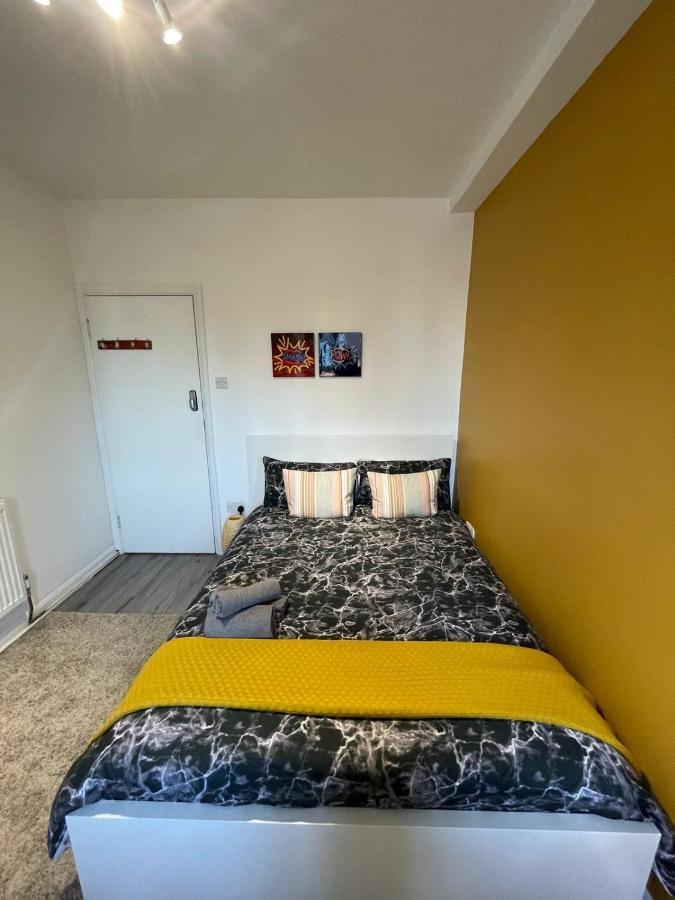 Willesden Green Rooms London Exterior photo
