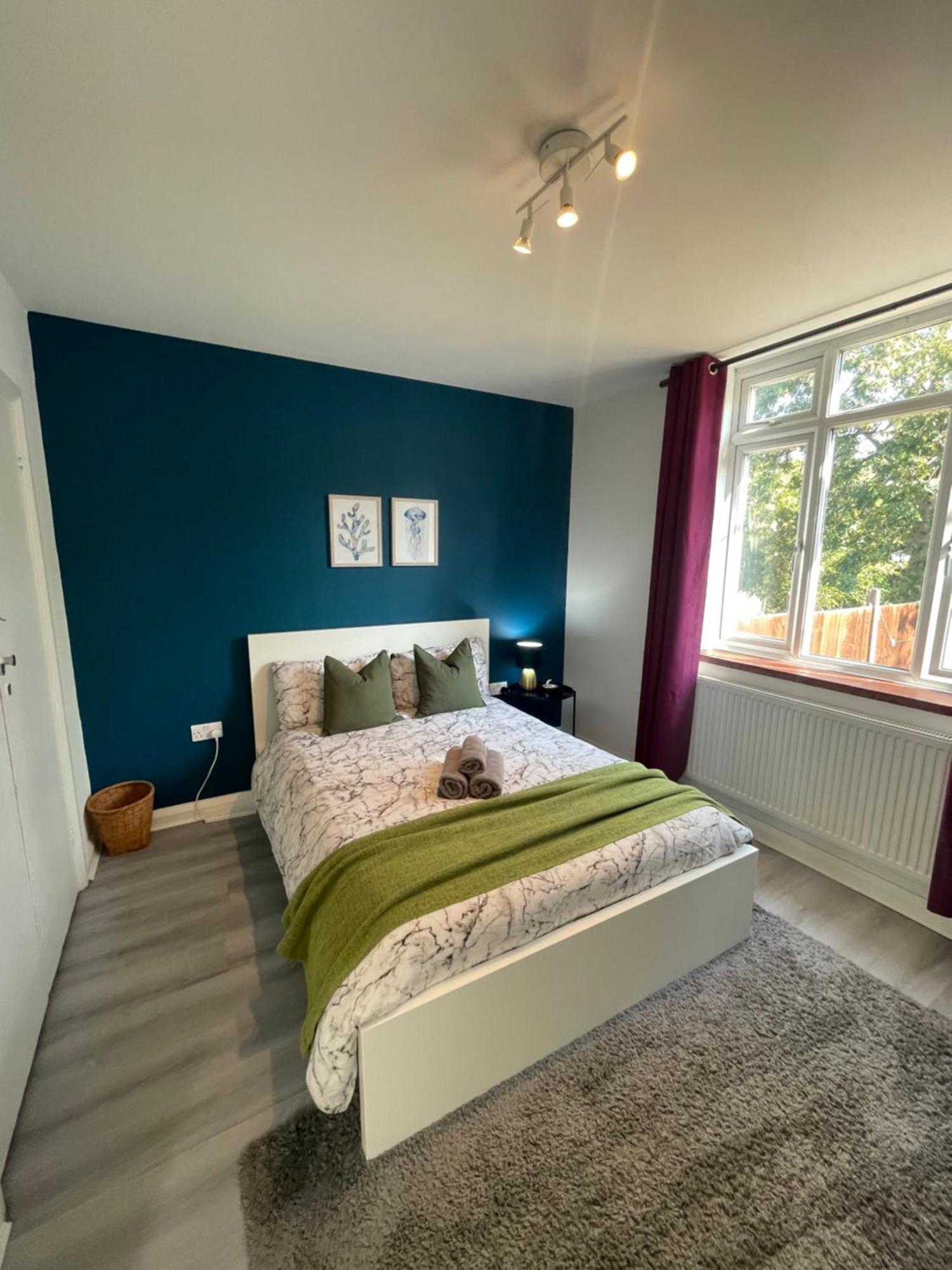 Willesden Green Rooms London Exterior photo