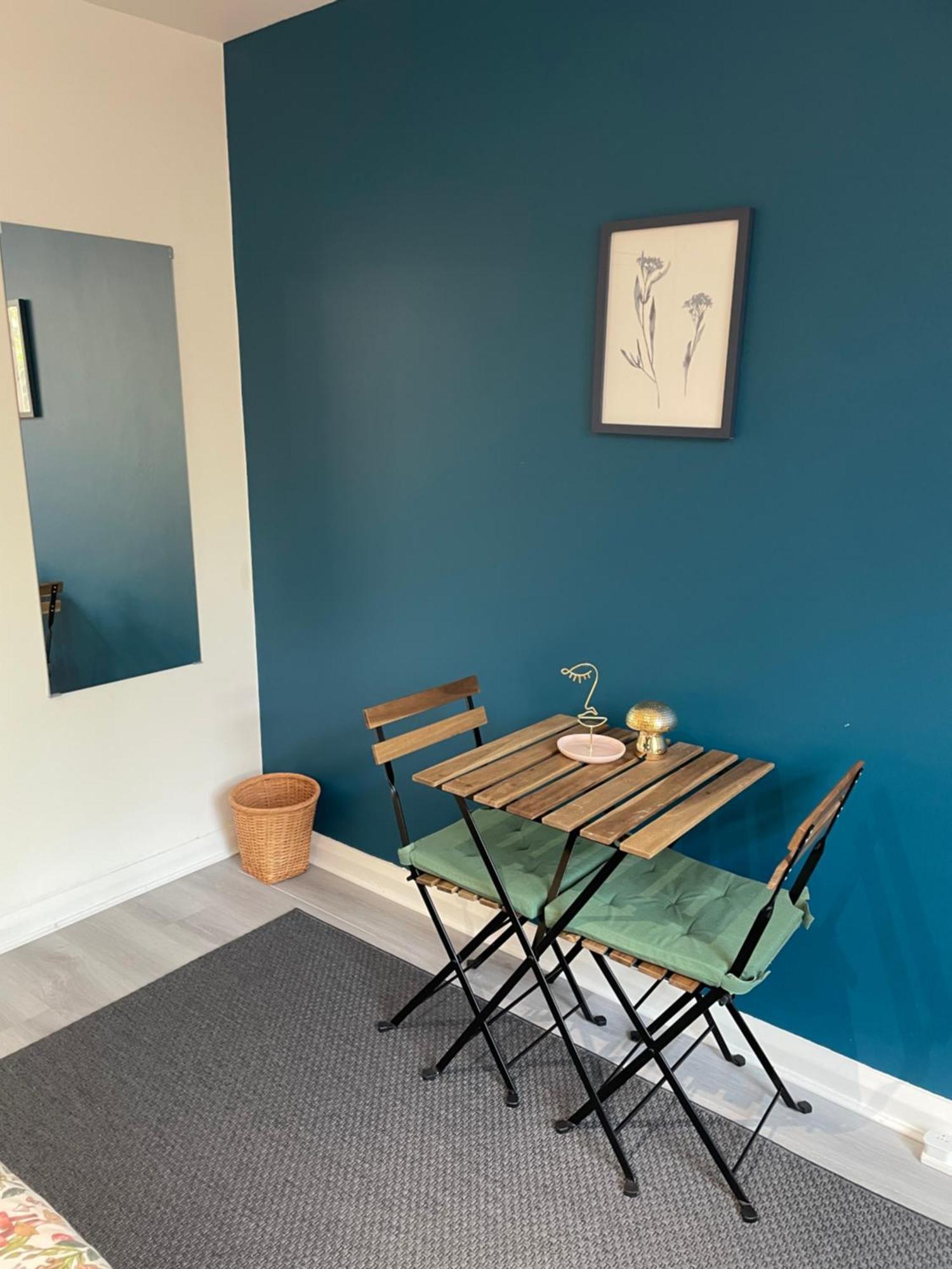 Willesden Green Rooms London Exterior photo