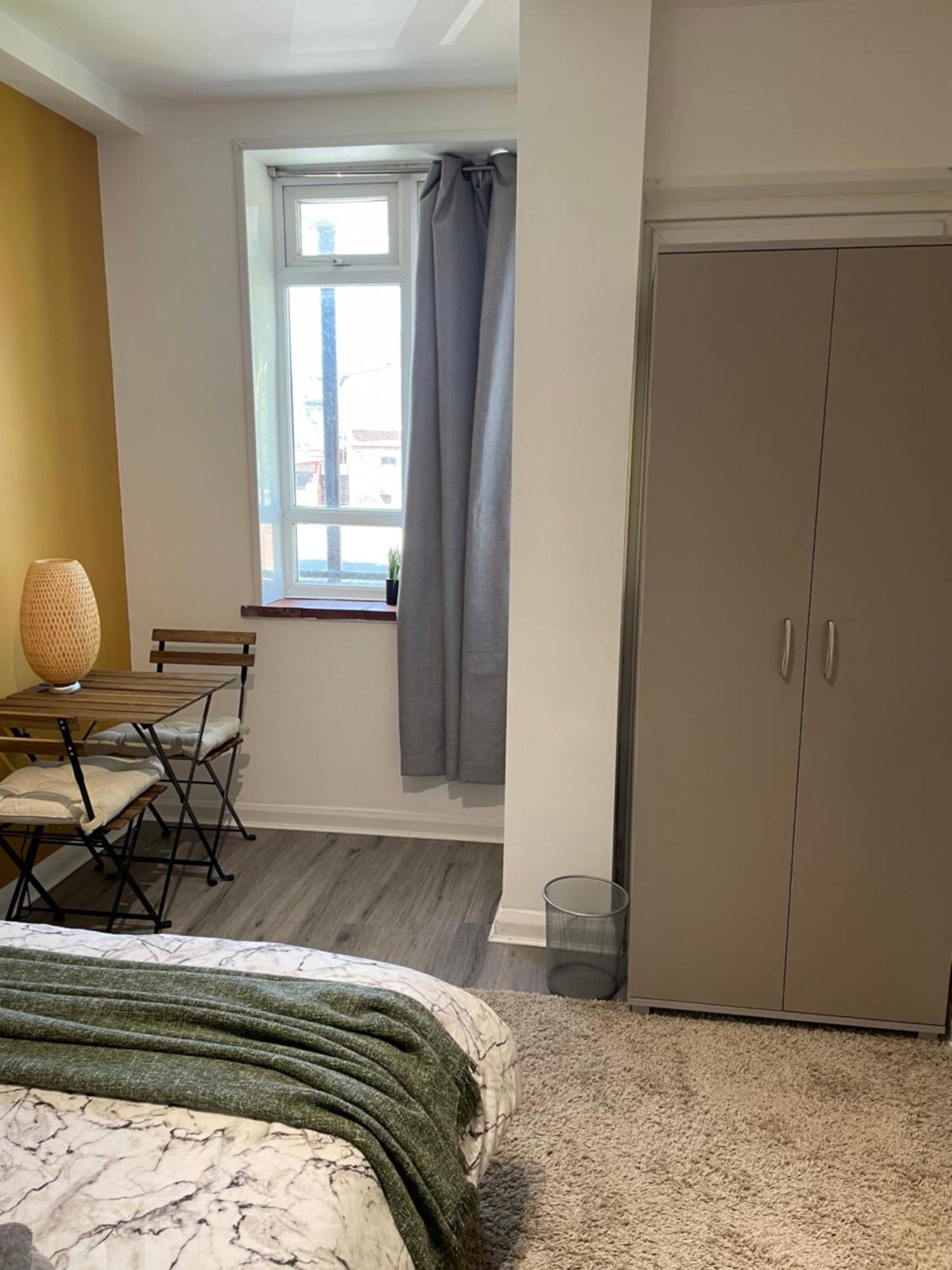 Willesden Green Rooms London Exterior photo